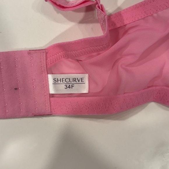 NWT Shecurve Pink Lace Bra - Picture 2 of 5
